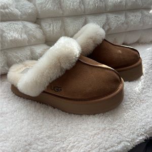 NWOB UGG Disquette slipper chestnut size 6